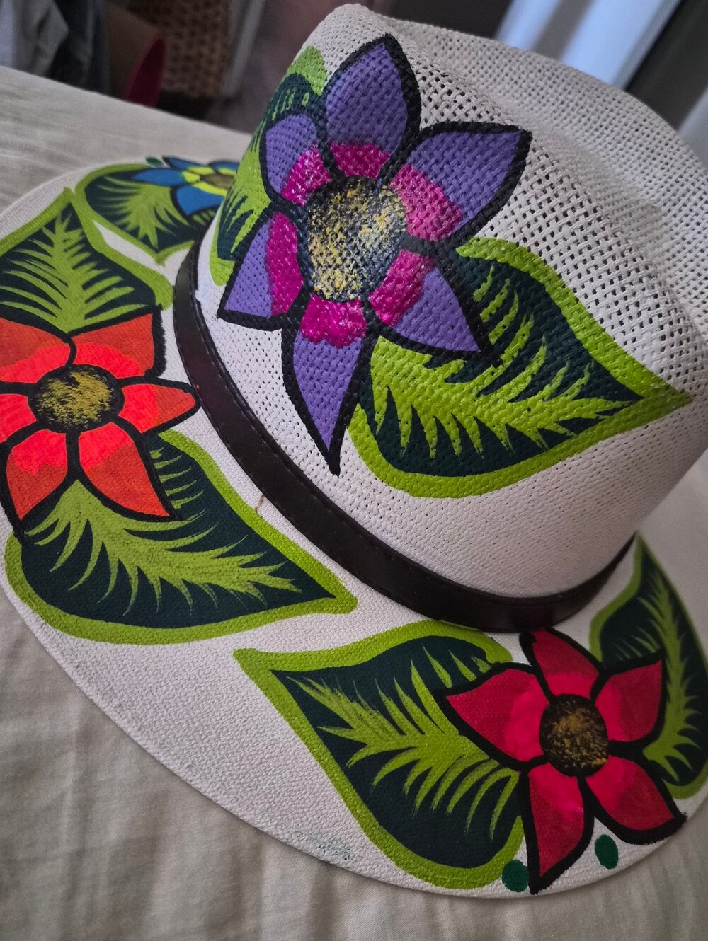 Women’s Floral Straw Sun Hat — White with Pink, Purple & Green Accents